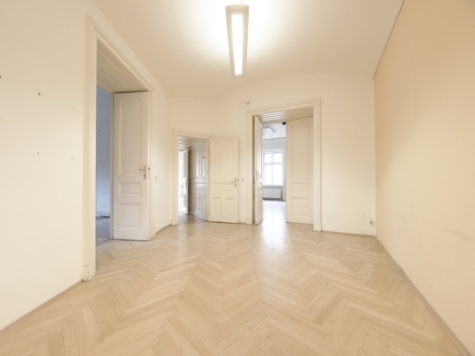 Exklusive Büro- oder Ordinationsfläche im klassischen Altbaustil in der Klagenfurter Fußgängerzone zu mieten!, 9020 Klagenfurt am Wörthersee, Büro / Praxis