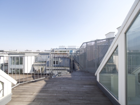 Coole Drei-Zimmer-Dachgeschoss-Maisonette mit sonniger Terrasse in saniertem Altbau in 1100 Wien, 1100 Wien, Dachgeschosswohnung