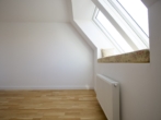 Entzückende Drei-Zimmer-Dachgeschoss-Maisonette mit Terrasse in saniertem Altbau in 1100 Wien - Bild