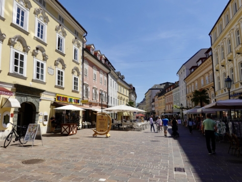 Moderne Zwei-Zimmer-DG-Wohnung im historischen Stadtzentrum Klagenfurts, 9020 Klagenfurt am Wörthersee, Dachgeschoß